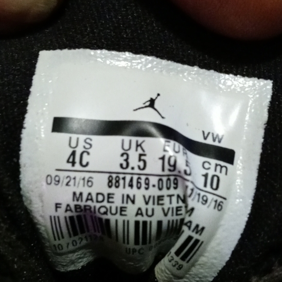 Shoes - Picture 2 of 4